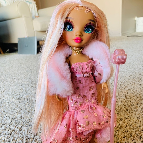 Rainbow High Other - Rainbow High Sabrina St Cloud Doll with Mic and Stand